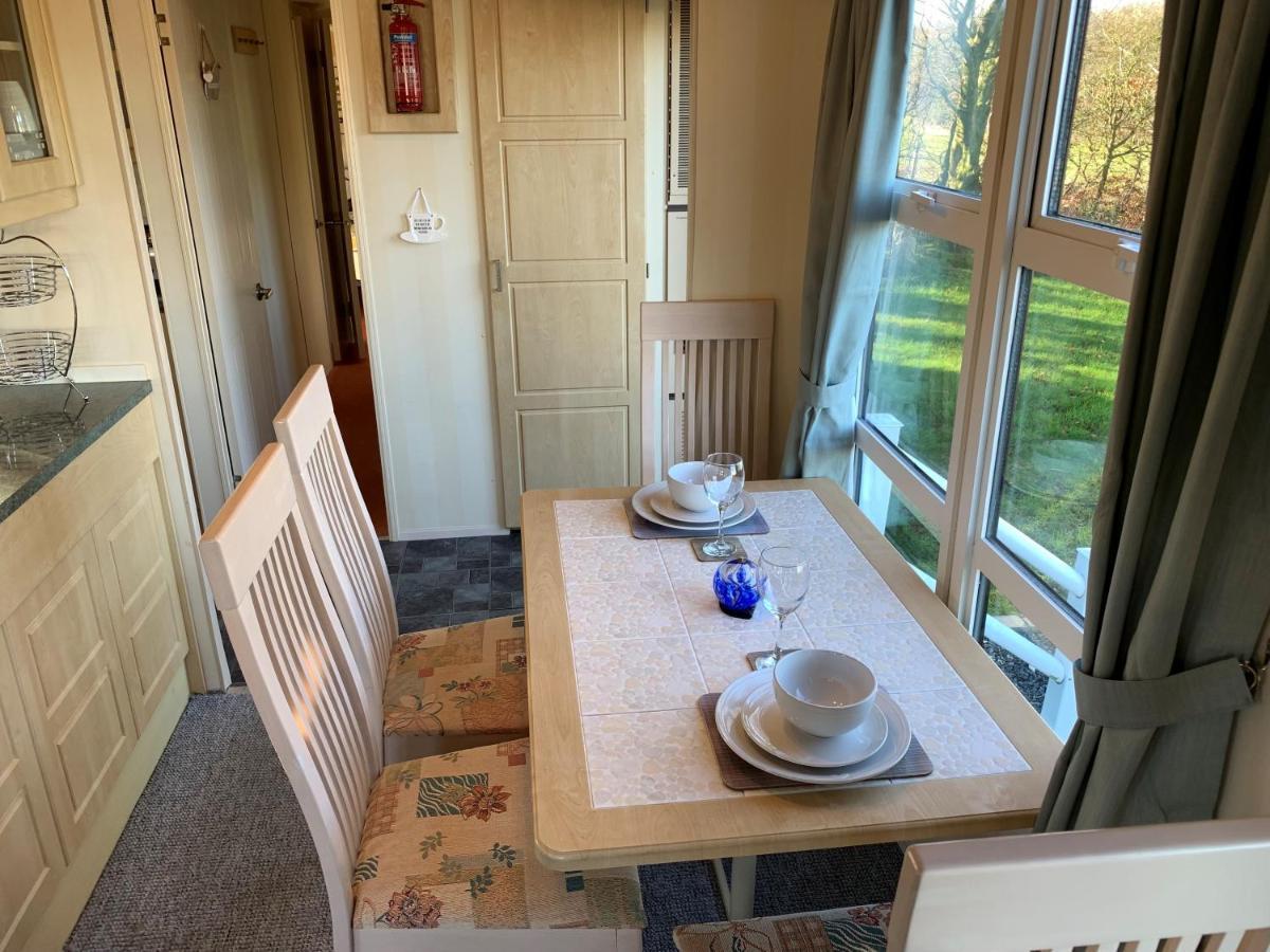 Lovely Static Holiday Caravan Near Whithorn Екстер'єр фото