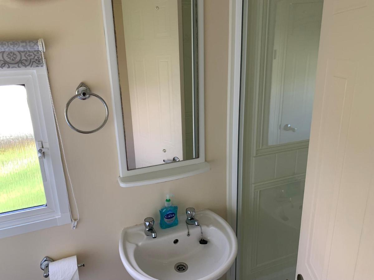 Lovely Static Holiday Caravan Near Whithorn Екстер'єр фото