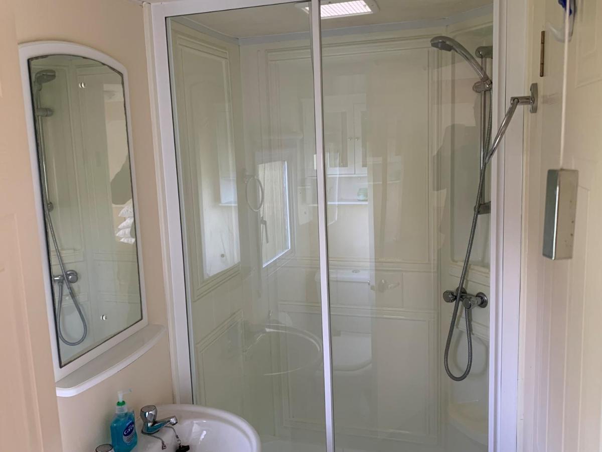 Lovely Static Holiday Caravan Near Whithorn Екстер'єр фото