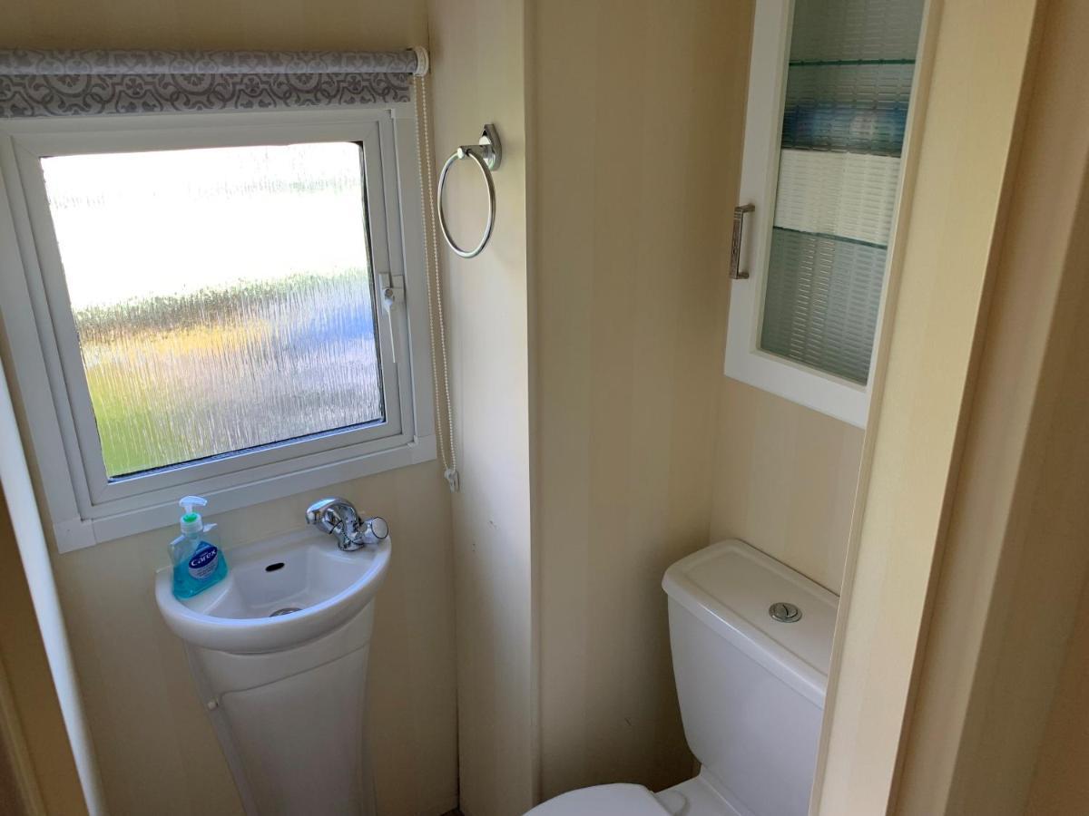 Lovely Static Holiday Caravan Near Whithorn Екстер'єр фото