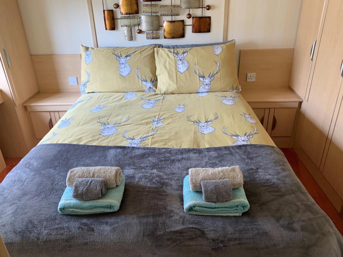 Lovely Static Holiday Caravan Near Whithorn Екстер'єр фото