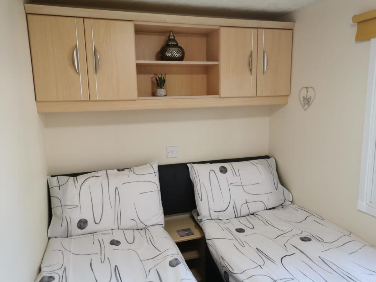 Lovely Static Holiday Caravan Near Whithorn Екстер'єр фото