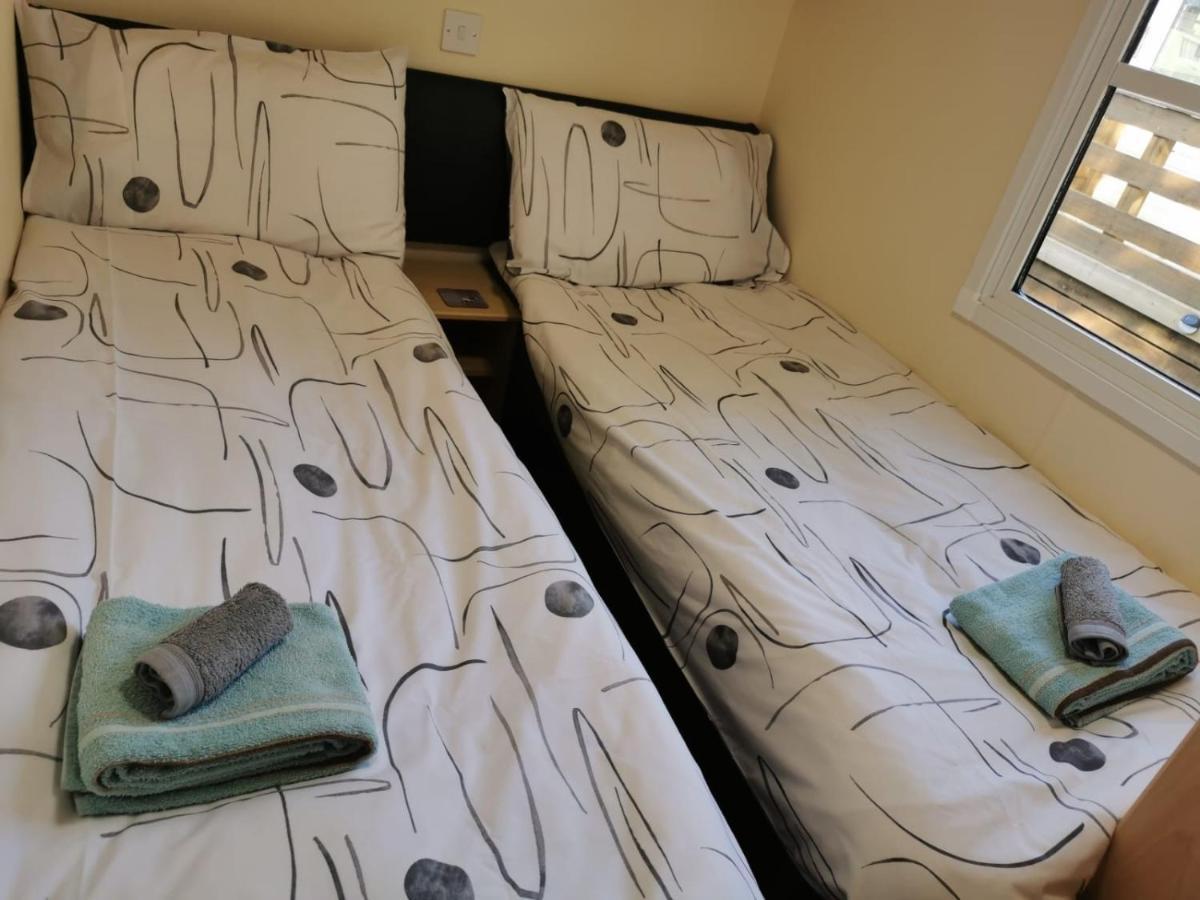 Lovely Static Holiday Caravan Near Whithorn Екстер'єр фото